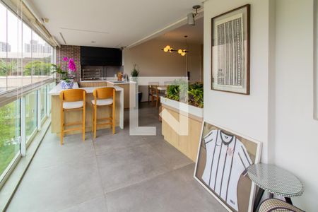 Apartamento à venda com 129m², 4 quartos e 2 vagas Apartamento à venda com 129m², 4 quartos e 2 vagasVaranda