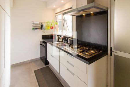 Apartamento à venda com 129m², 4 quartos e 2 vagas Apartamento à venda com 129m², 4 quartos e 2 vagasCozinha