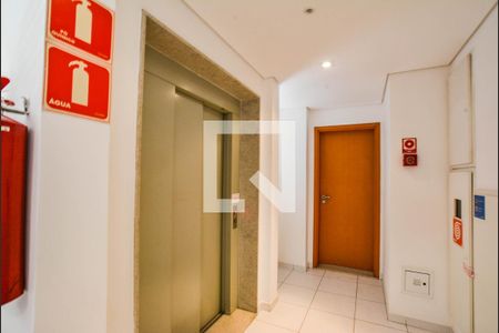 Apartamento à venda com 345m², 3 quartos e 6 vagas Apartamento à venda com 345m², 3 quartos e 6 vagasElevador