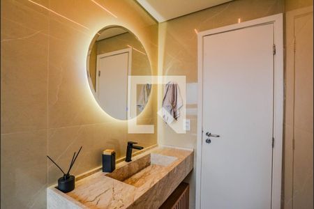Apartamento à venda com 345m², 3 quartos e 6 vagas Apartamento à venda com 345m², 3 quartos e 6 vagasBanheiro Corredor