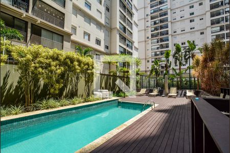 Apartamento à venda com 345m², 3 quartos e 6 vagas Apartamento à venda com 345m², 3 quartos e 6 vagasÁrea comum - Piscina