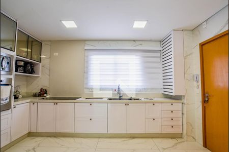 Apartamento à venda com 345m², 3 quartos e 6 vagas Apartamento à venda com 345m², 3 quartos e 6 vagasCozinha