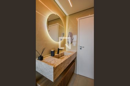 Apartamento à venda com 345m², 3 quartos e 6 vagas Apartamento à venda com 345m², 3 quartos e 6 vagasBanheiro Corredor