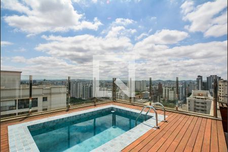 Apartamento à venda com 345m², 3 quartos e 6 vagas Apartamento à venda com 345m², 3 quartos e 6 vagasPiscina