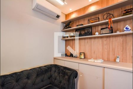 Apartamento à venda com 345m², 3 quartos e 6 vagas Apartamento à venda com 345m², 3 quartos e 6 vagasEscritório