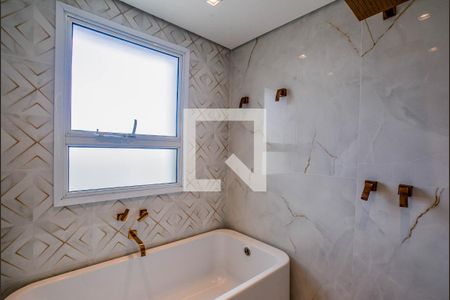 Apartamento à venda com 345m², 3 quartos e 6 vagas Apartamento à venda com 345m², 3 quartos e 6 vagasBanheiro da Suíte 2