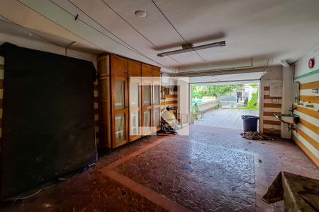 Casa à venda com 559m², 8 quartos e 4 vagas Casa à venda com 559m², 8 quartos e 4 vagasDepósito