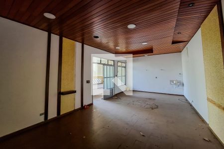Casa à venda com 559m², 8 quartos e 4 vagas Casa à venda com 559m², 8 quartos e 4 vagasQuarto 11