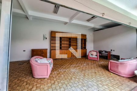Casa à venda com 559m², 8 quartos e 4 vagas Casa à venda com 559m², 8 quartos e 4 vagasÁrea Externa