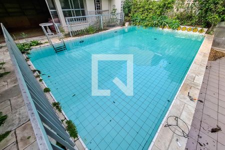 Casa à venda com 559m², 8 quartos e 4 vagas Casa à venda com 559m², 8 quartos e 4 vagasÁrea Externa