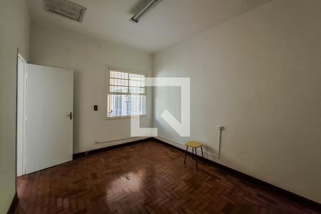 Casa à venda com 559m², 8 quartos e 4 vagas Casa à venda com 559m², 8 quartos e 4 vagasQuarto 10