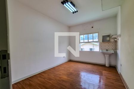 Casa à venda com 559m², 8 quartos e 4 vagas Casa à venda com 559m², 8 quartos e 4 vagasQuarto 8