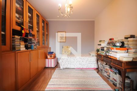 Casa à venda com 300m², 3 quartos e 3 vagas Casa à venda com 300m², 3 quartos e 3 vagasQuarto 2