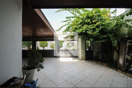 Casa à venda com 300m², 3 quartos e 3 vagas Casa à venda com 300m², 3 quartos e 3 vagasGaragem