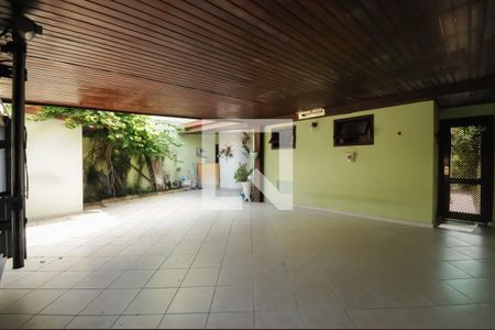 Casa à venda com 300m², 3 quartos e 3 vagas Casa à venda com 300m², 3 quartos e 3 vagasGaragem