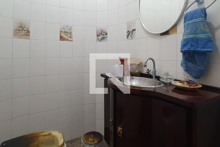 Casa à venda com 300m², 3 quartos e 3 vagas Casa à venda com 300m², 3 quartos e 3 vagasLavabo