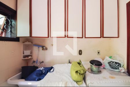 Casa à venda com 300m², 3 quartos e 3 vagas Casa à venda com 300m², 3 quartos e 3 vagasÁrea de Serviço