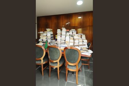 Casa à venda com 300m², 3 quartos e 3 vagas Casa à venda com 300m², 3 quartos e 3 vagasSala 2