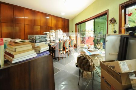 Casa à venda com 300m², 3 quartos e 3 vagas Casa à venda com 300m², 3 quartos e 3 vagasSala 2