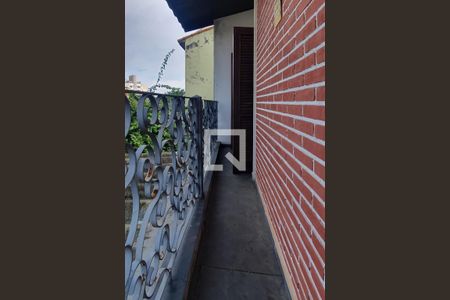 Casa à venda com 300m², 3 quartos e 3 vagas Casa à venda com 300m², 3 quartos e 3 vagasVaranda da suíte