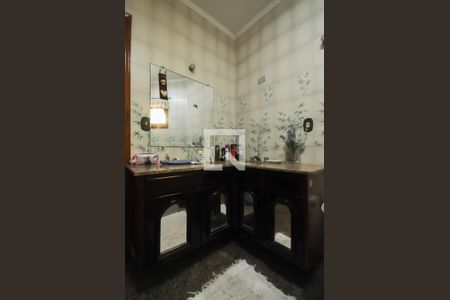 Casa à venda com 300m², 3 quartos e 3 vagas Casa à venda com 300m², 3 quartos e 3 vagasBanheiro Social