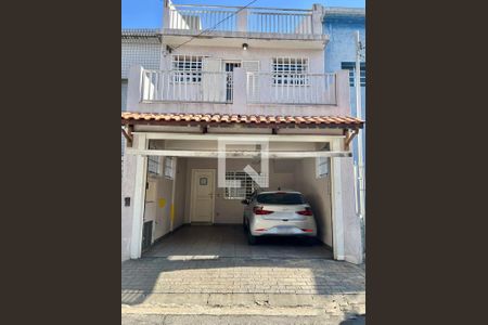 Casa à venda com 170m², 3 quartos e 2 vagas Casa à venda com 170m², 3 quartos e 2 vagasFachada