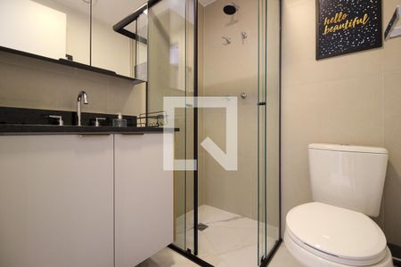 Banheiro de kitnet/studio à venda com 1 quarto, 24m² em Pinheiros, São Paulo