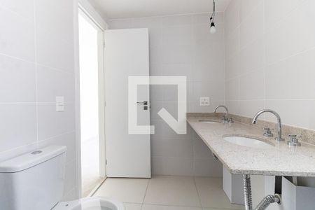 Apartamento à venda com 131m², 3 quartos e 2 vagasBanheiro da Suíte 1