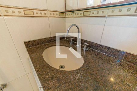 Apartamento à venda com 270m², 5 quartos e 4 vagasBanheiro da Suíte 4