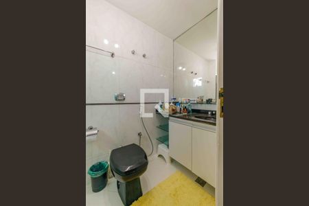 Apartamento à venda com 270m², 5 quartos e 4 vagasBanheiro da Suíte 2