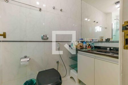 Apartamento à venda com 270m², 5 quartos e 4 vagasBanheiro da Suíte 2