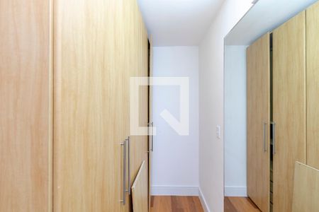 Apartamento à venda com 197m², 3 quartos e 2 vagas Apartamento à venda com 197m², 3 quartos e 2 vagasSuíte