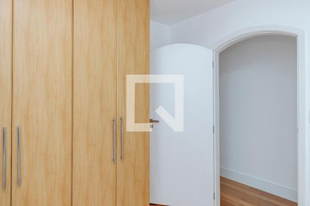 Apartamento à venda com 197m², 3 quartos e 2 vagas Apartamento à venda com 197m², 3 quartos e 2 vagasQuarto 1
