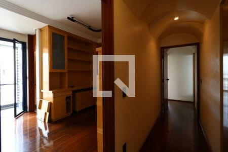 Apartamento para alugar com 260m², 4 quartos e 4 vagasCorredor