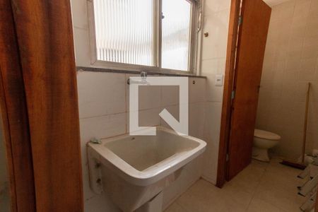 Apartamento à venda com 90m², 2 quartos e 1 vaga Apartamento à venda com 90m², 2 quartos e 1 vagaCozinha e Área de Serviço