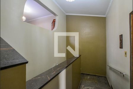 Casa à venda com 256m², 4 quartos e 1 vaga Casa à venda com 256m², 4 quartos e 1 vagaEscada