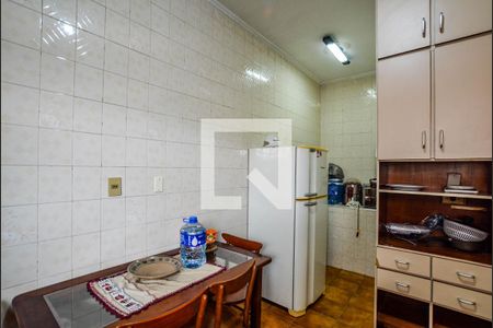 Casa à venda com 256m², 4 quartos e 1 vaga Casa à venda com 256m², 4 quartos e 1 vagaCozinha