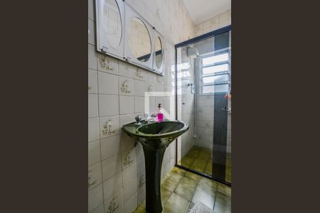 Casa à venda com 256m², 4 quartos e 1 vaga Casa à venda com 256m², 4 quartos e 1 vagaBanheiro Social