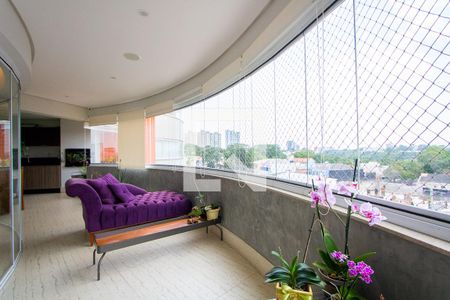 Apartamento à venda com 232m², 4 quartos e 4 vagas Apartamento à venda com 232m², 4 quartos e 4 vagasVaranda gourmet/Hall social privativo