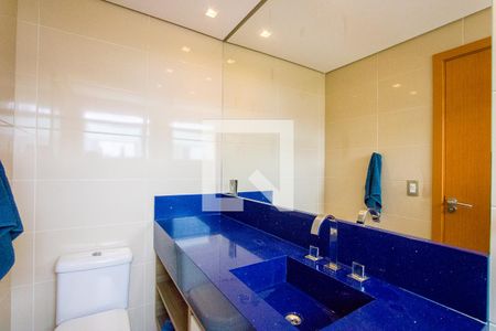 Apartamento à venda com 232m², 4 quartos e 4 vagas Apartamento à venda com 232m², 4 quartos e 4 vagasBanheiro do quarto 2