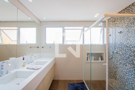 Apartamento à venda com 232m², 4 quartos e 4 vagas Apartamento à venda com 232m², 4 quartos e 4 vagasBanheiro do quarto 1