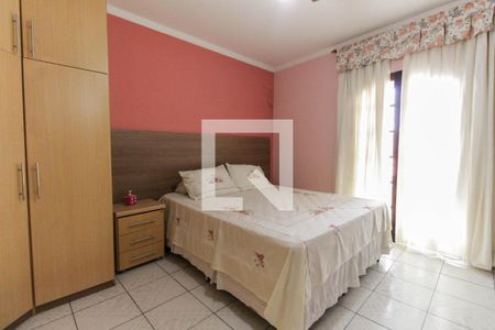 Casa à venda com 205m², 3 quartos e 3 vagas Casa à venda com 205m², 3 quartos e 3 vagasQuarto 2