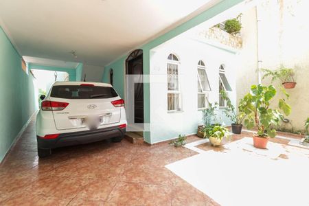 Casa à venda com 205m², 3 quartos e 3 vagas Casa à venda com 205m², 3 quartos e 3 vagasGaragem