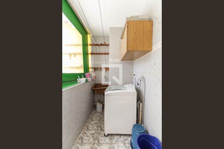Casa à venda com 205m², 3 quartos e 3 vagas Casa à venda com 205m², 3 quartos e 3 vagasÁrea de Serviço