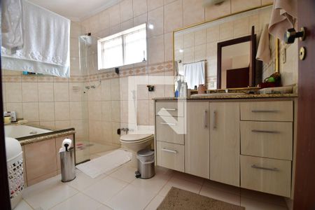 Casa à venda com 302m², 4 quartos e 4 vagasBanheiro 1