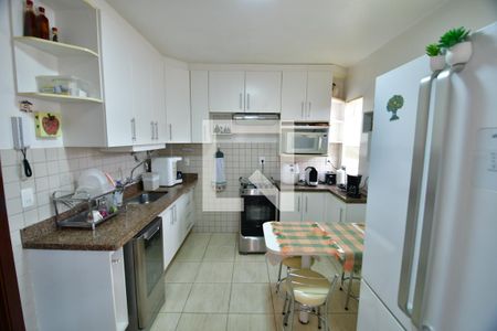 Casa à venda com 302m², 4 quartos e 4 vagasCozinha