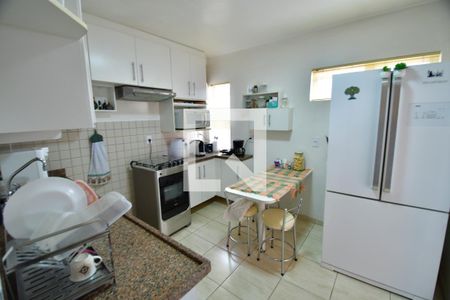 Casa à venda com 302m², 4 quartos e 4 vagasCozinha