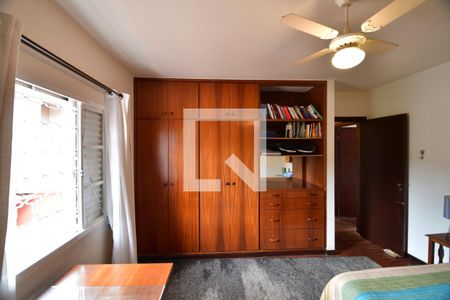 Casa à venda com 302m², 4 quartos e 4 vagasQuarto 2