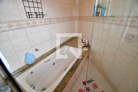 Casa à venda com 302m², 4 quartos e 4 vagasBanheiro 1