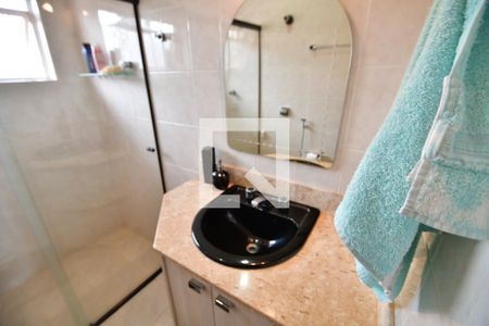 Casa à venda com 302m², 4 quartos e 4 vagasBanheiro 2